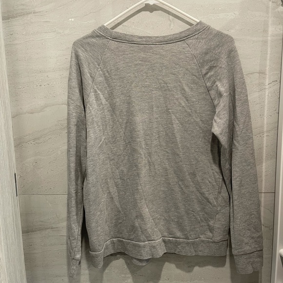 Minnie Mouse sweater - Picture 3 of 3